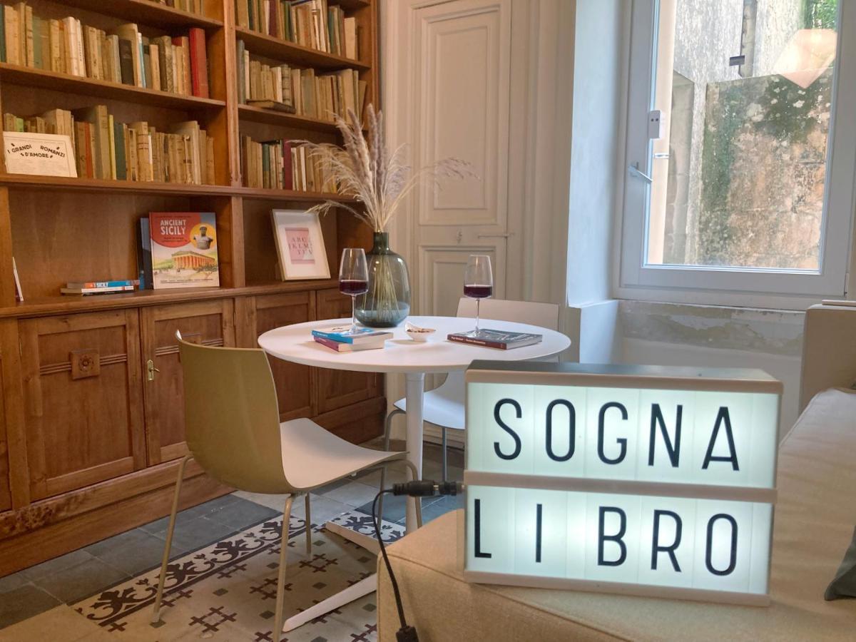 Sognalibro Bed And Books Bed & Breakfast Ragusa Exterior photo